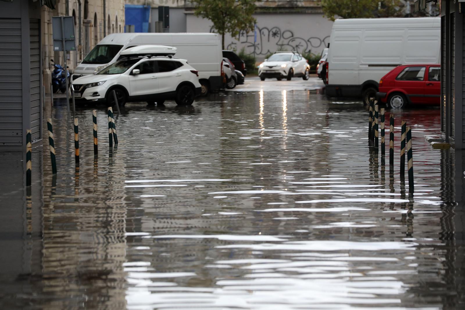 Rijeka: Nova poplava na području gradske tržnice Rijeka: Nova poplava na području gradske tržnice