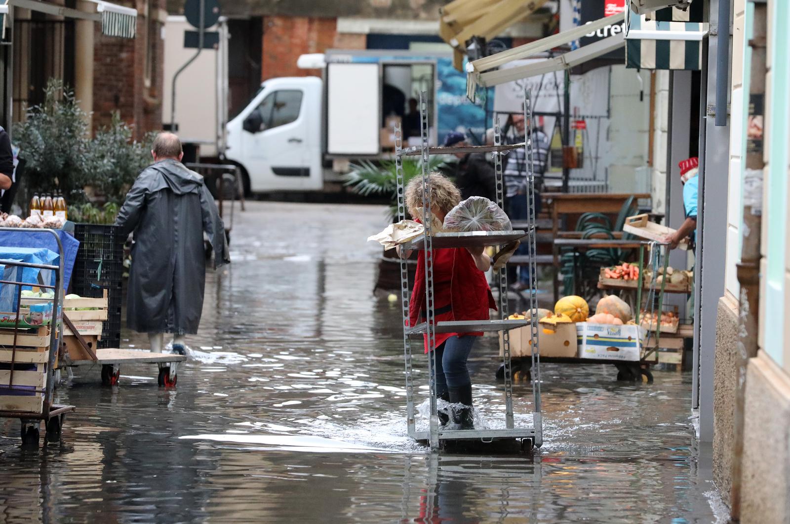 Rijeka: Nova poplava na području gradske tržnice Rijeka: Nova poplava na području gradske tržnice