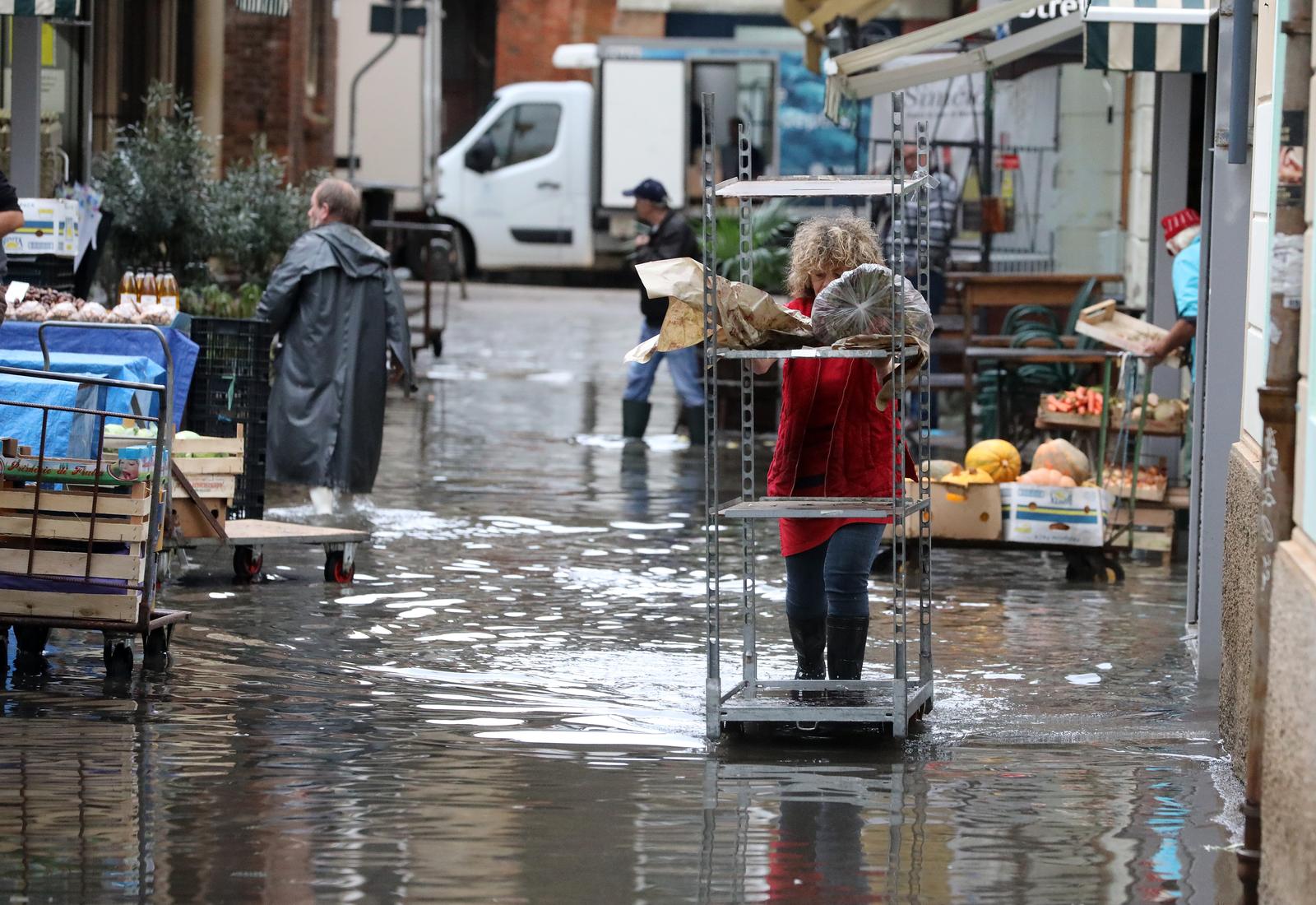 Rijeka: Nova poplava na području gradske tržnice Rijeka: Nova poplava na području gradske tržnice