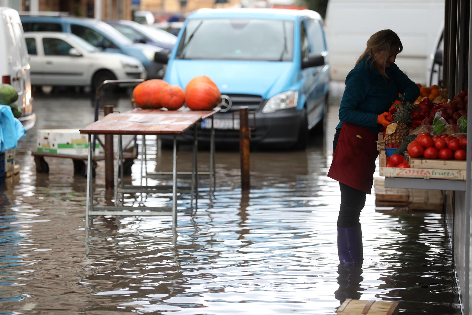 Rijeka: Nova poplava na području gradske tržnice Rijeka: Nova poplava na području gradske tržnice