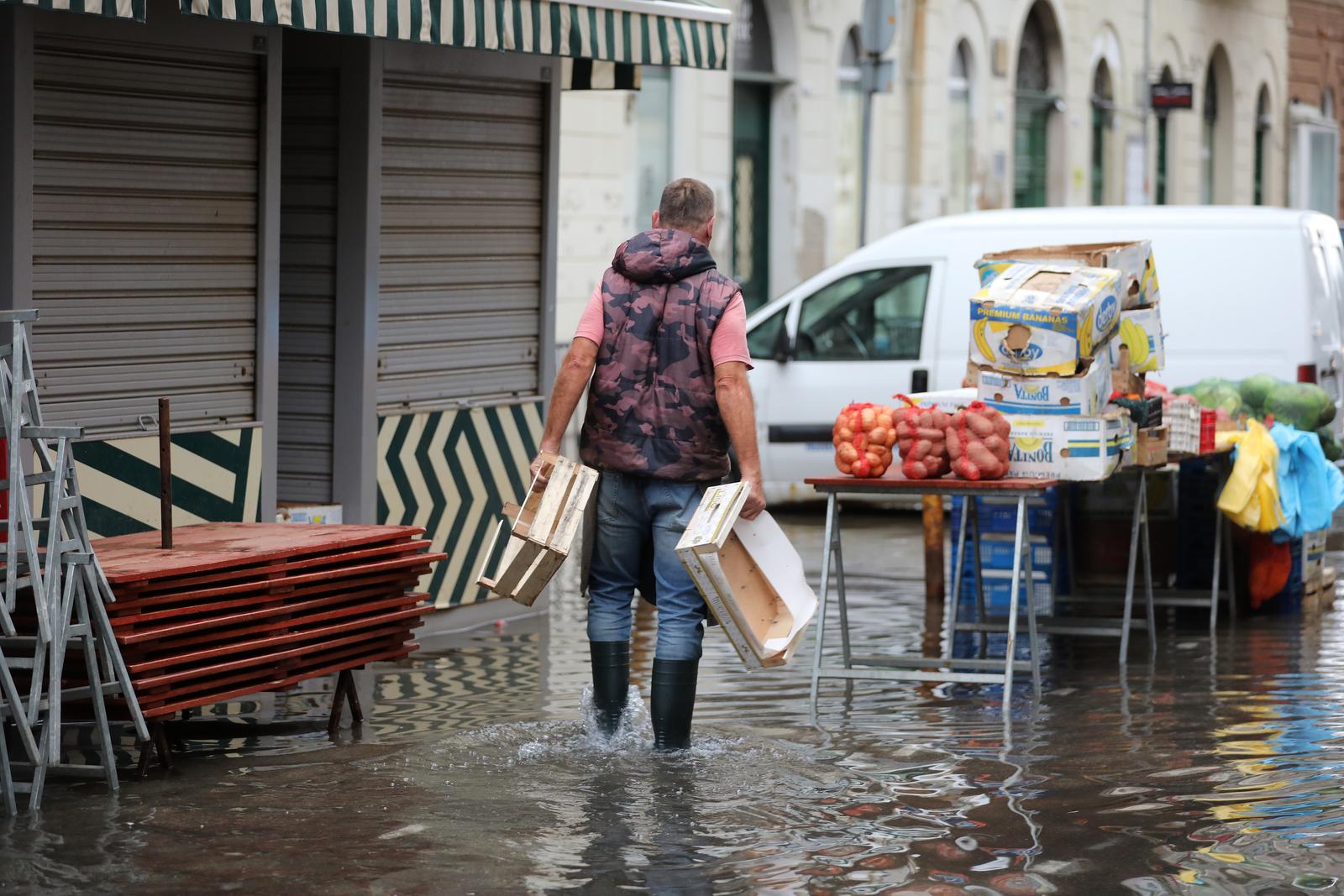 Rijeka: Nova poplava na području gradske tržnice Rijeka: Nova poplava na području gradske tržnice