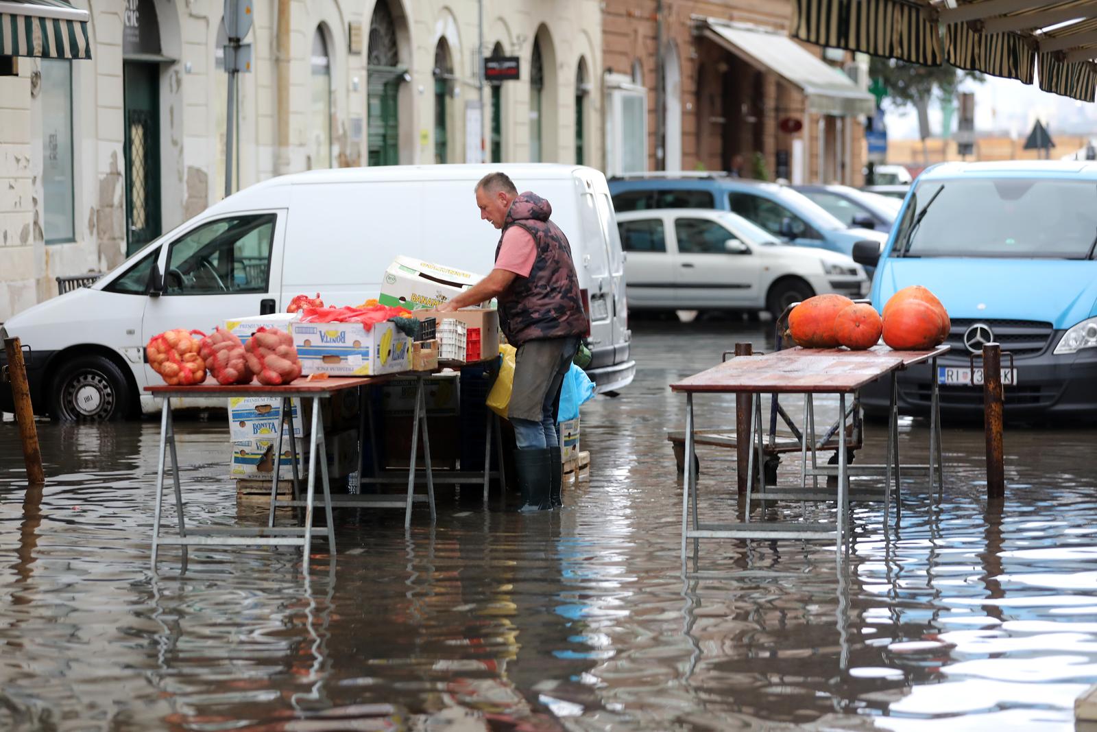 Rijeka: Nova poplava na području gradske tržnice Rijeka: Nova poplava na području gradske tržnice