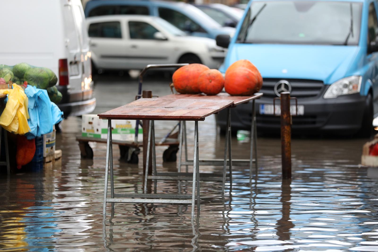 Rijeka: Nova poplava na području gradske tržnice Rijeka: Nova poplava na području gradske tržnice