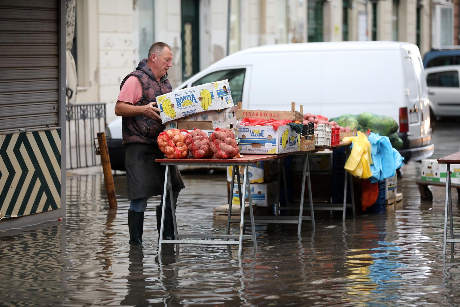 Rijeka: Nova poplava na podru?ju gradske trnice Rijeka: Nova poplava na podru?ju gradske trnice