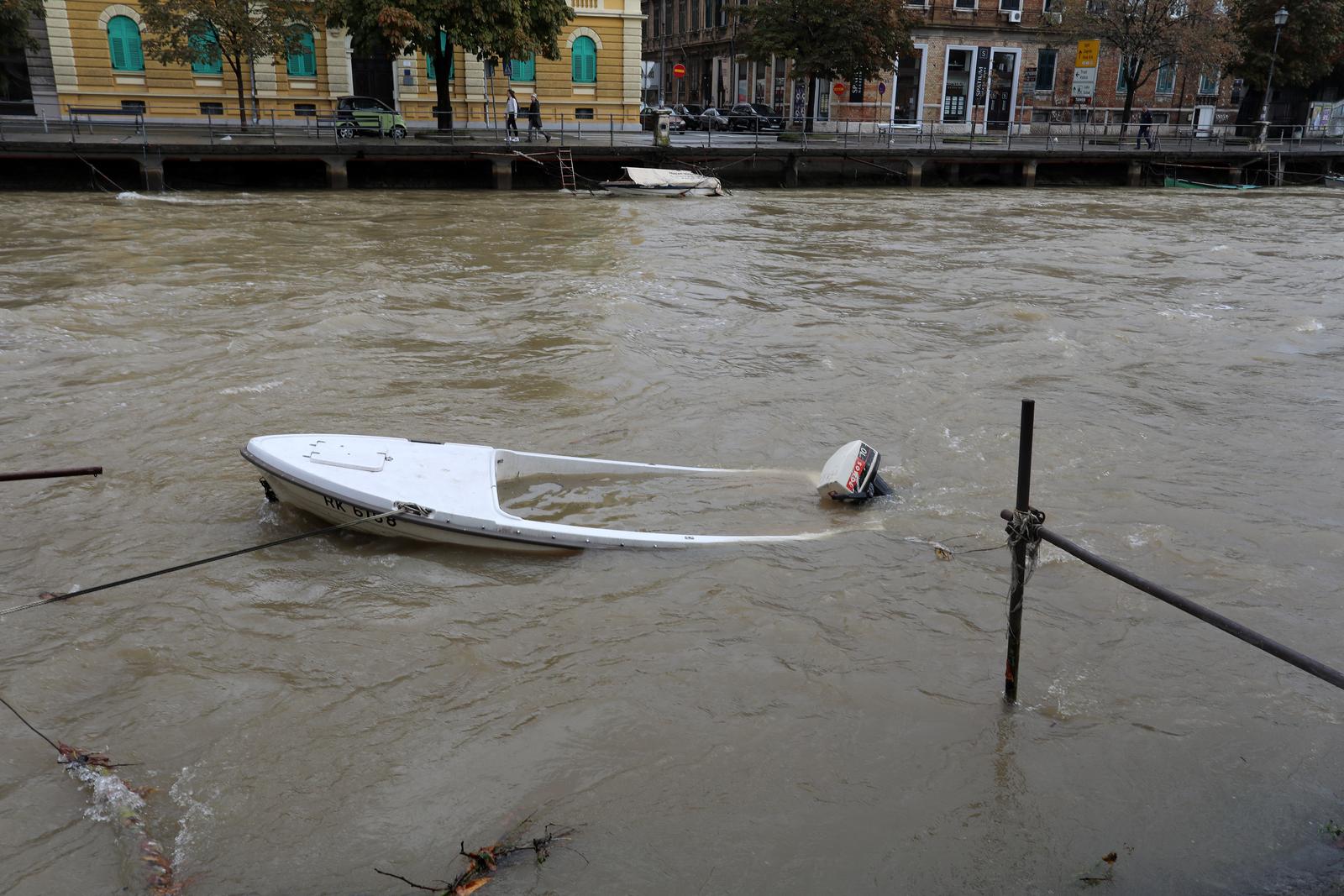 Rijeka: Jaka kisa izazvala poplave po gradu