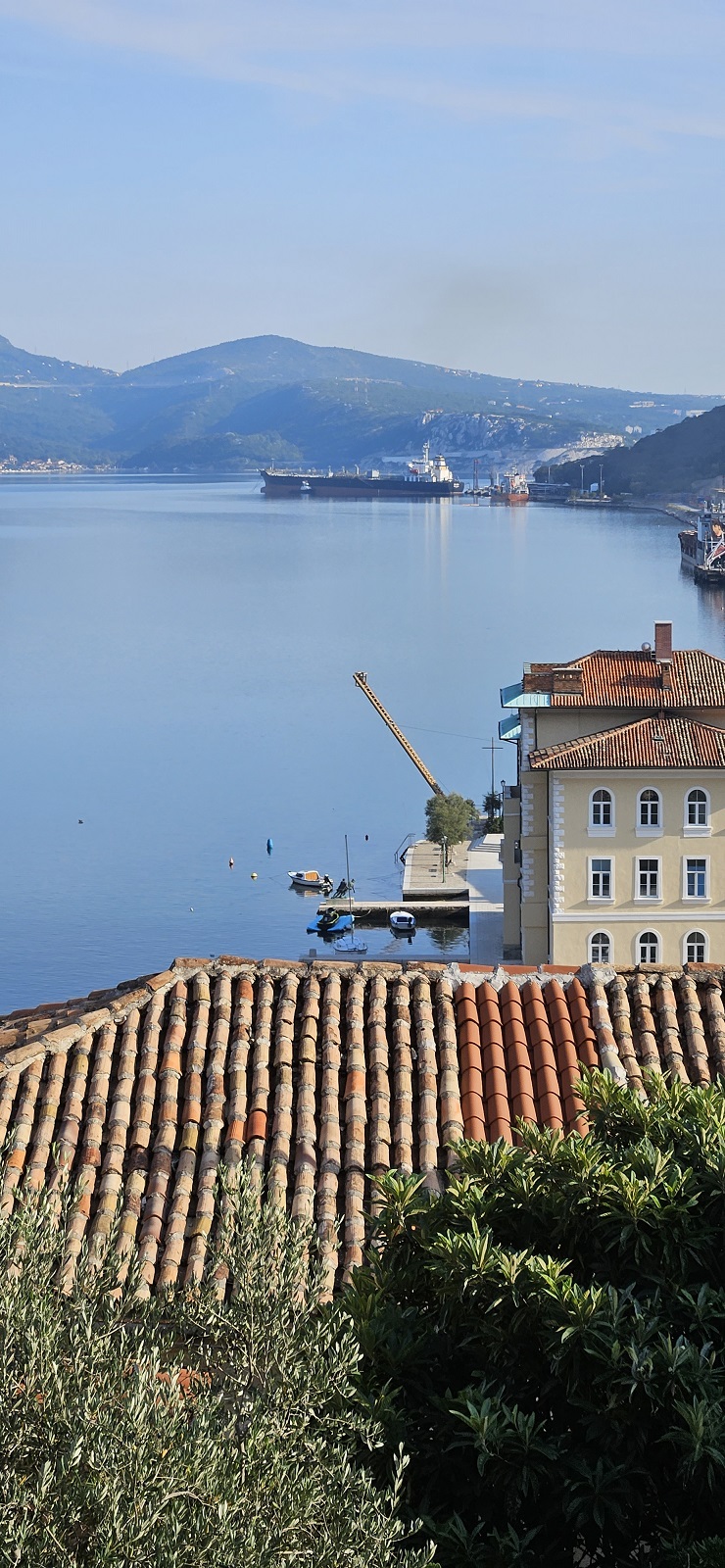 Pogled na novu stražu na starom mjestu Pogled na novu stražu na starom mjestu