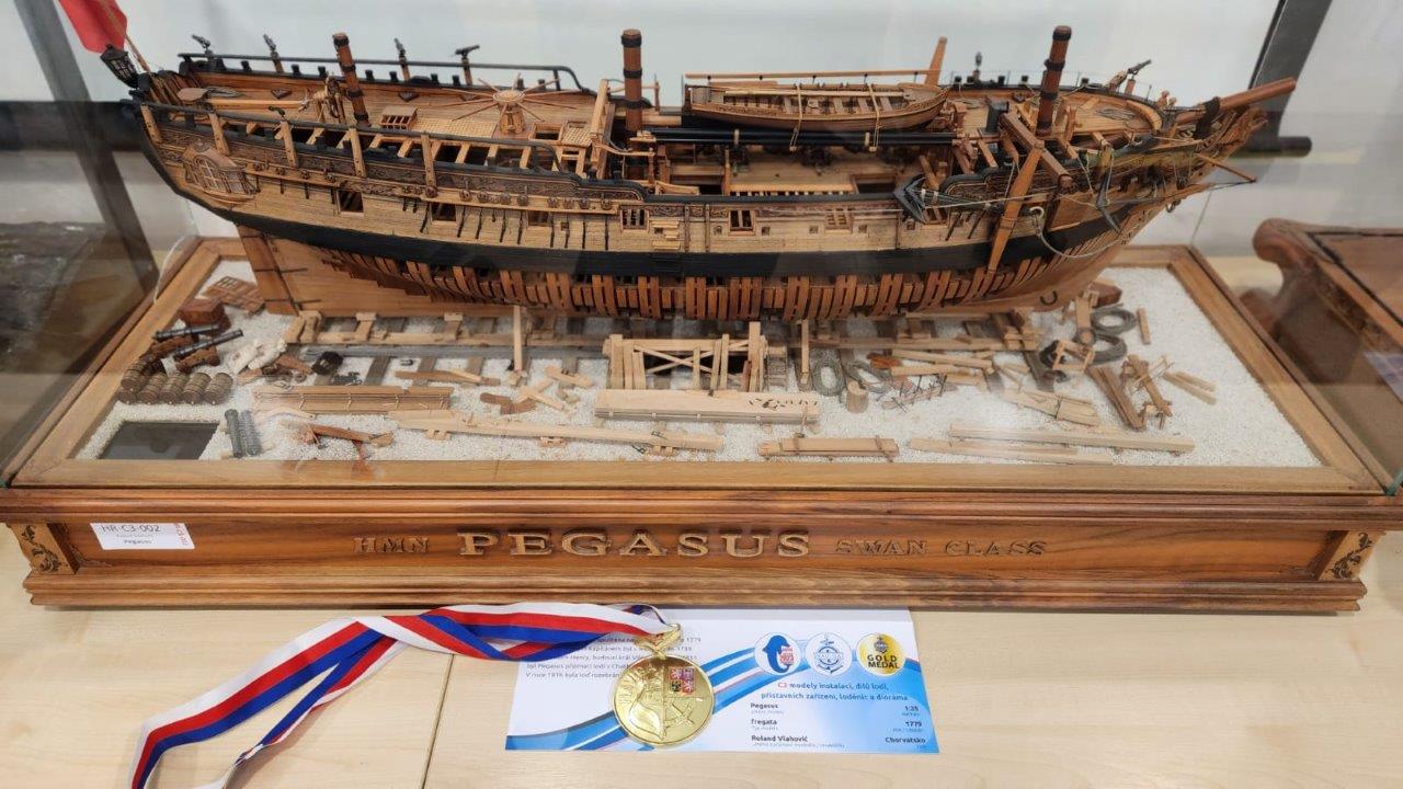 Roland-Vlahović_maketa-Pegasus