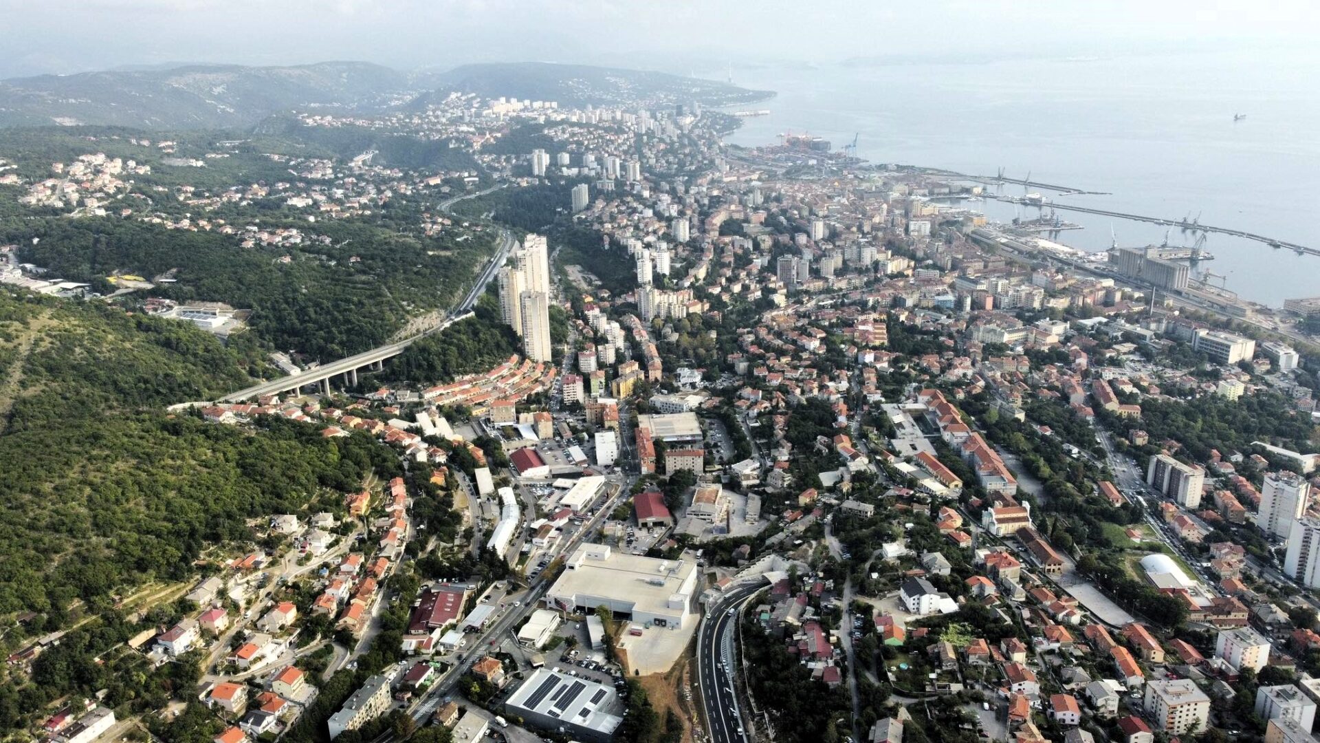 cesta d403 panorama dron škurinje 111 cesta d403 panorama dron škurinje 111