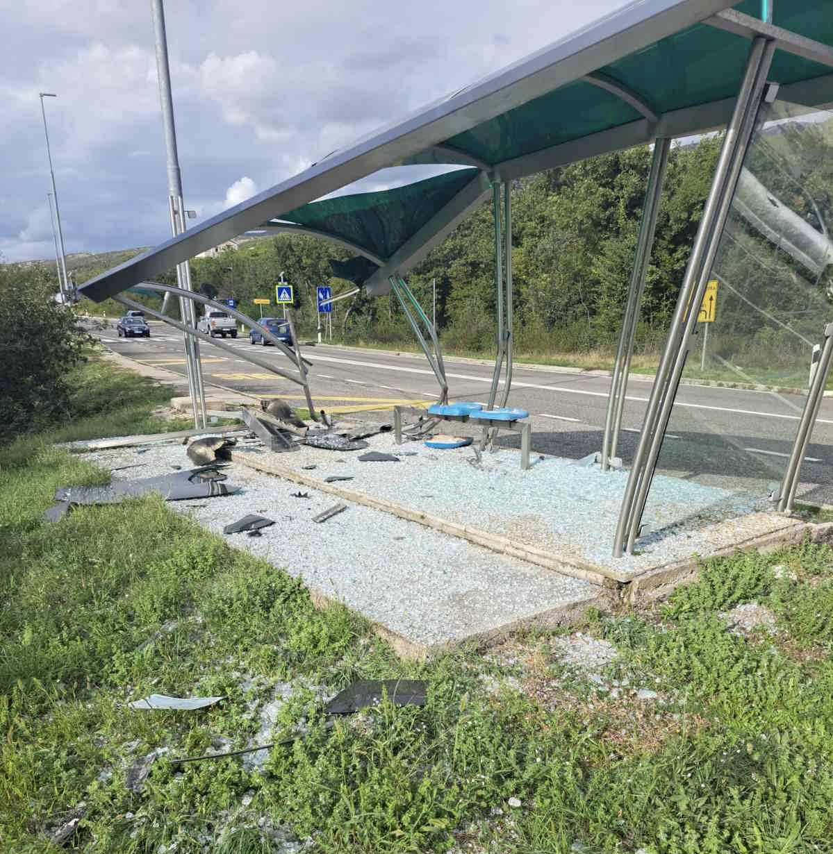 jadranovo čekaonica 12 jadranovo čekaonica 12