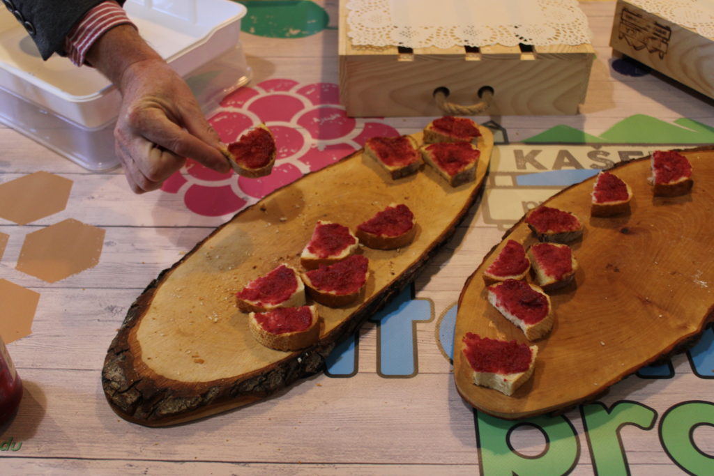 kasetica (4) kasetica (4)