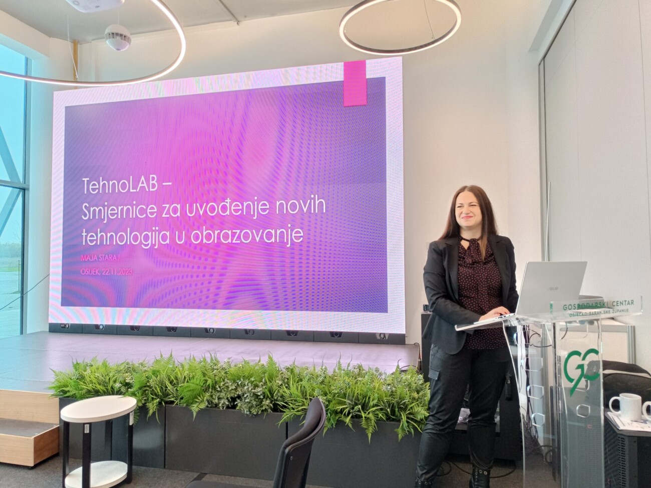 1700660326115 1700660326115