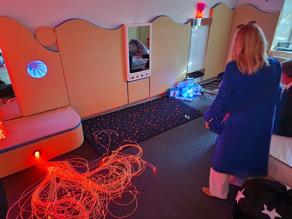 Lions-club-Sušak-opremio-Snoezelen-sobu-u-Centru-za-autizam-8