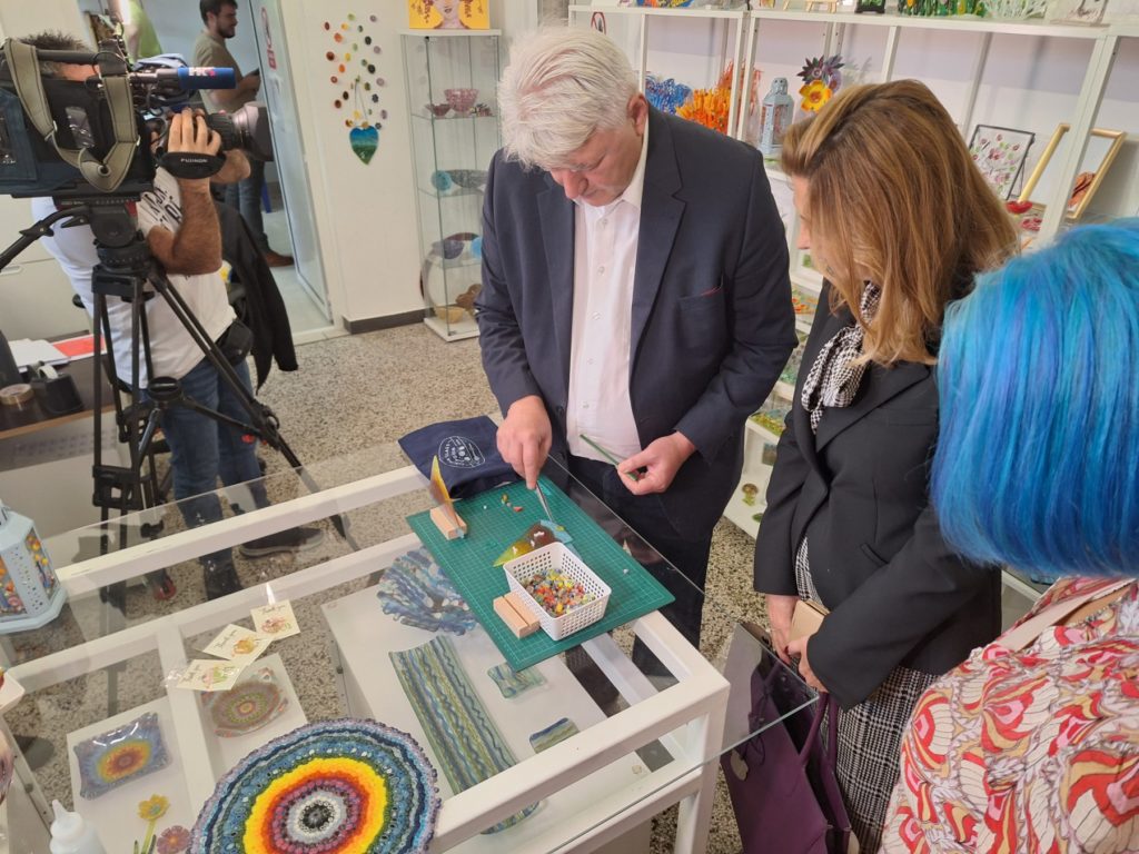 PGZ GLASS STUDIO DRIVENIK (1) PGZ GLASS STUDIO DRIVENIK (1)