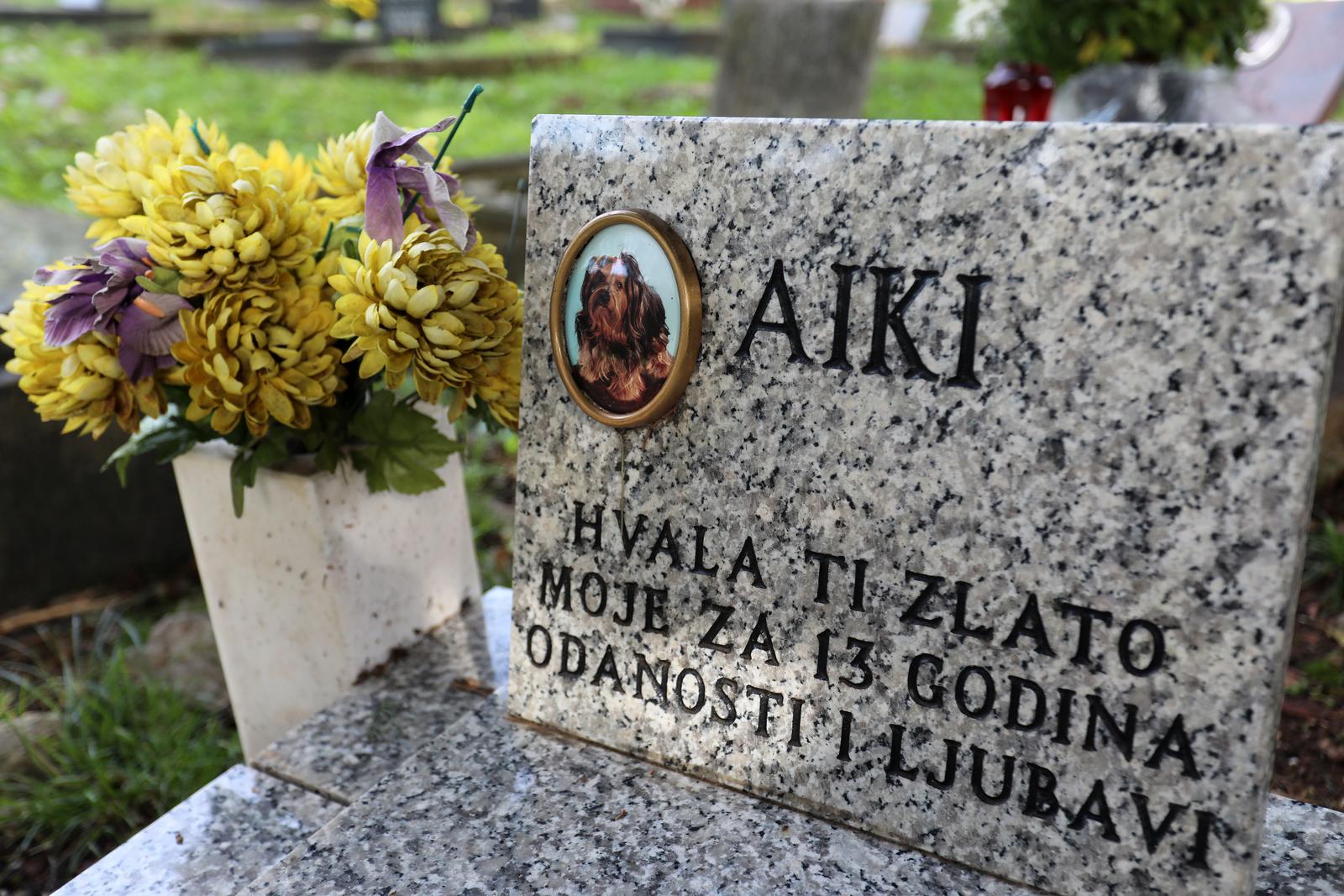 Rijeka: Cvije?e i svije?e na groblju ku?nih ljubimaca Rijeka: Cvije?e i svije?e na groblju ku?nih ljubimaca