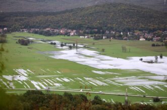 Grobničko polje i prometnice pod vodom