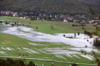 Grobničko polje i prometnice pod vodom