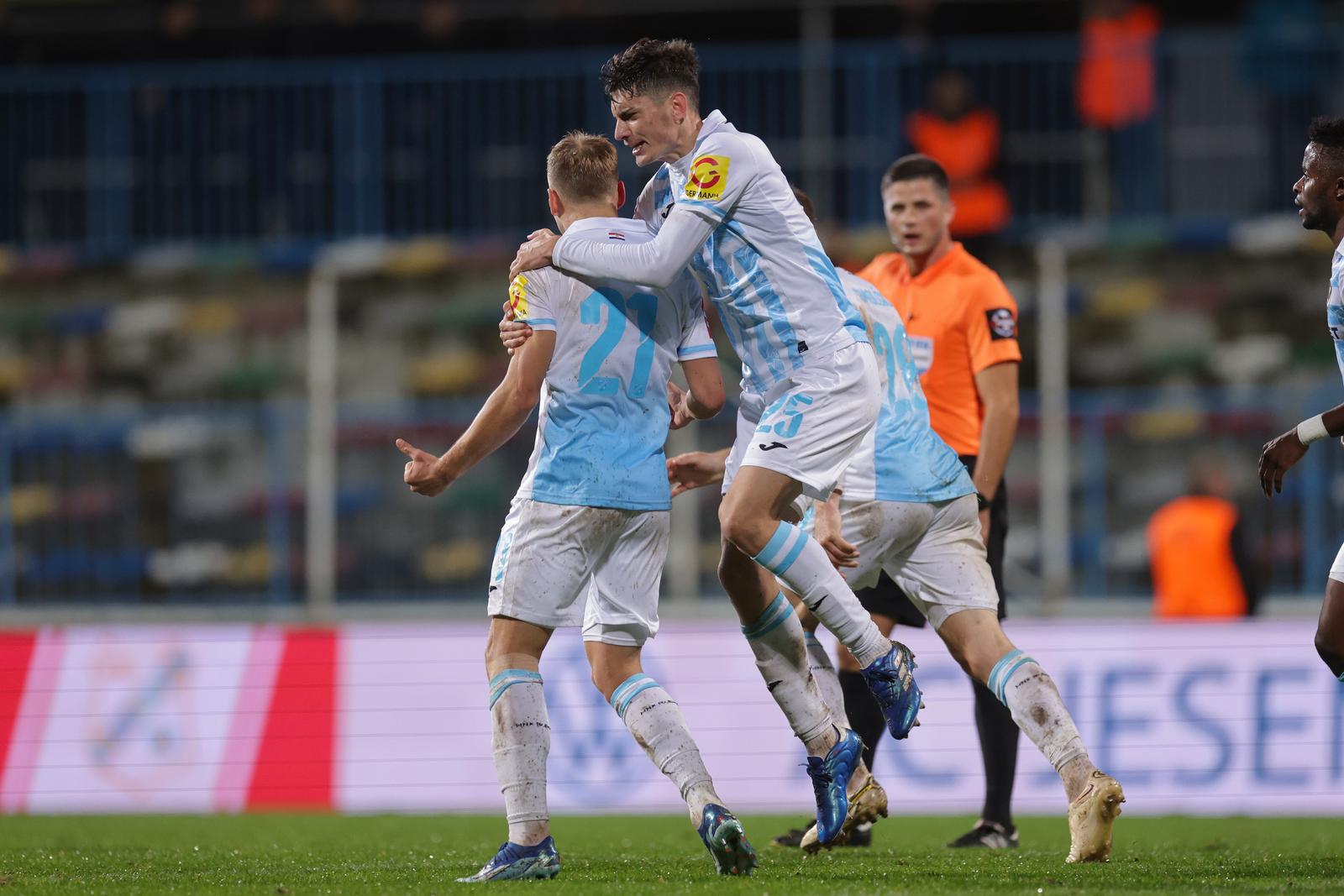 Lokomotiva i Rijeka sastali se u 14. kolu SuperSport HNL-a Lokomotiva i Rijeka sastali se u 14. kolu SuperSport HNL-a