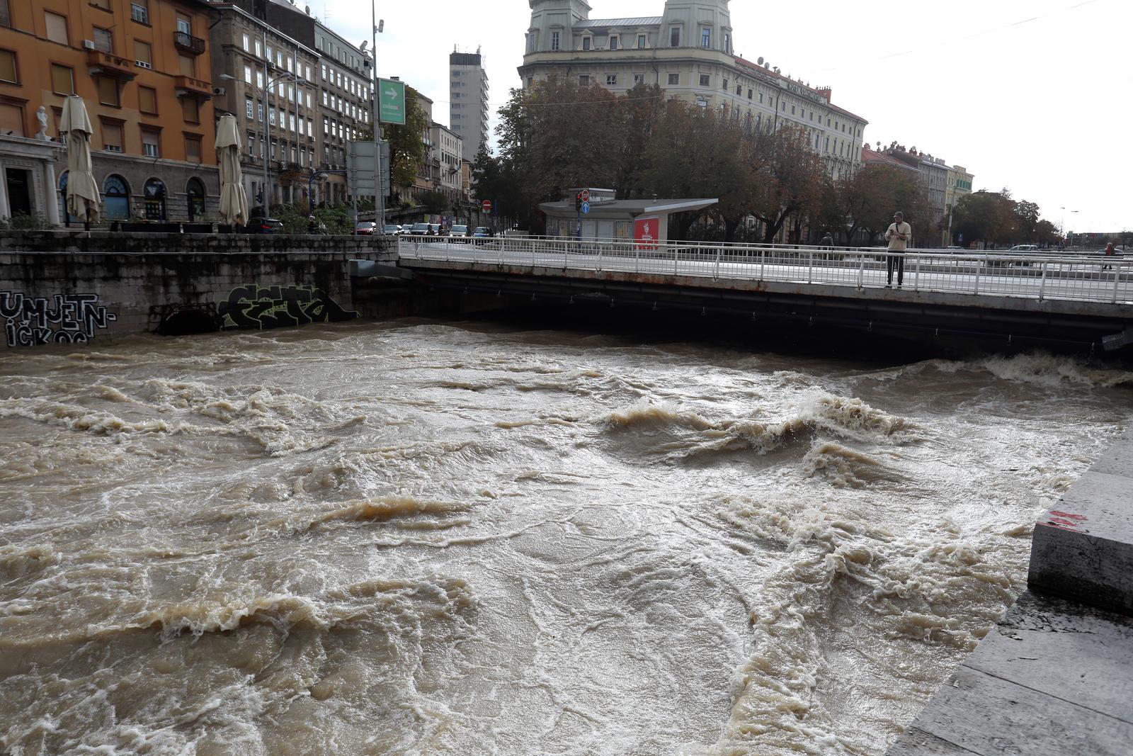 Rijeka: Posljedice sinoćnjeg kišnog nevremena