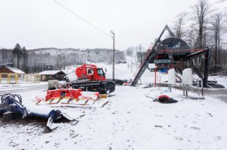 Platak od jutra prekriven snijegom