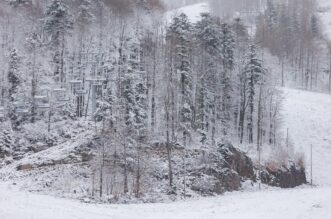 Platak od jutra prekriven snijegom