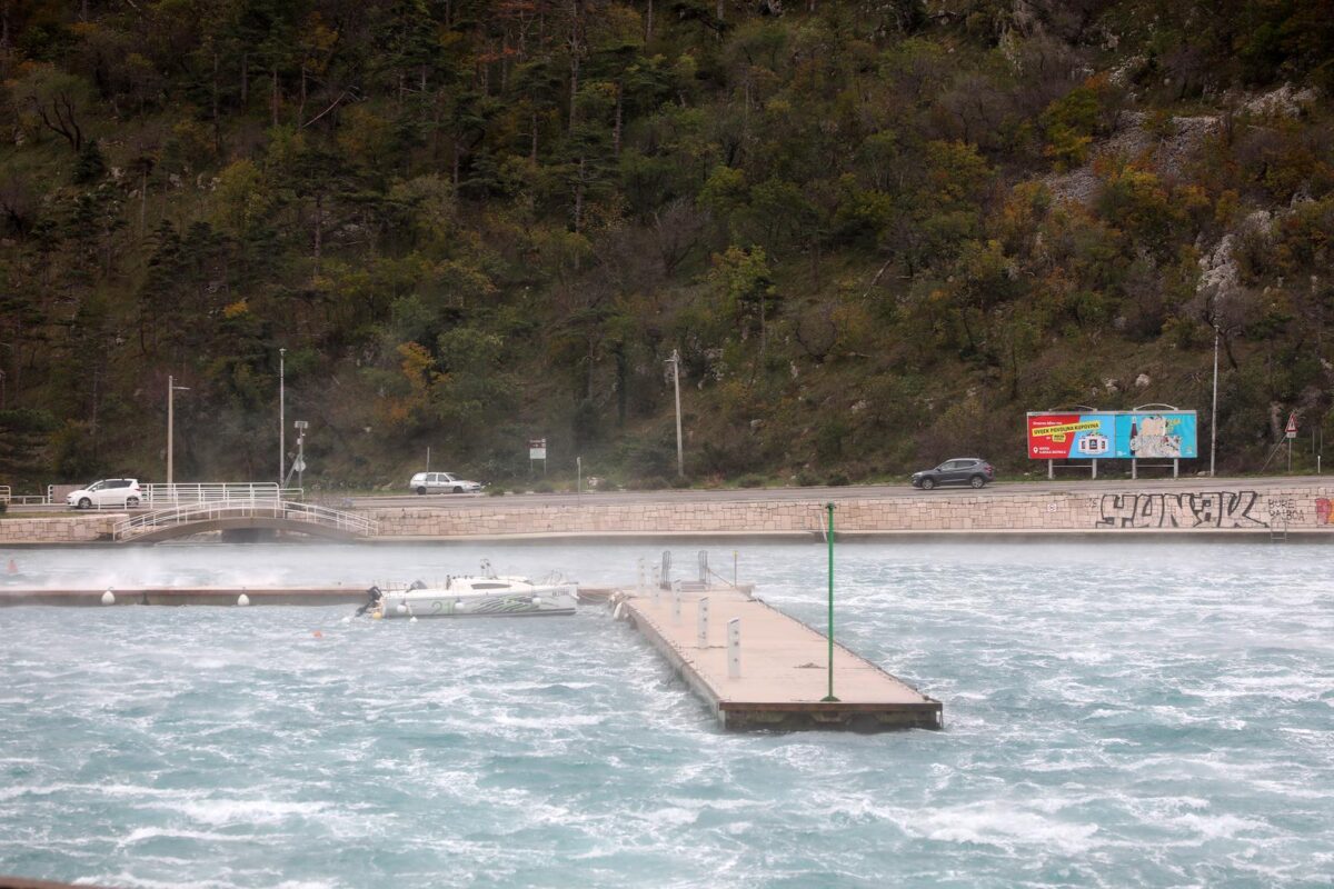 Rijeka: Problemi zbog olujne bure na rije?kom podru?ju