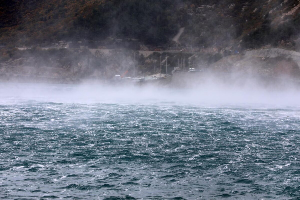 Rijeka: Problemi zbog olujne bure na rfijeckom podrucju