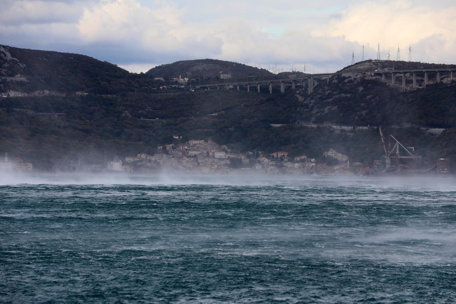 Rijeka: Problemi zbog olujne bure na rfijeckom podrucju