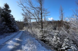 Snijeg zabijelio planine oko Fuina