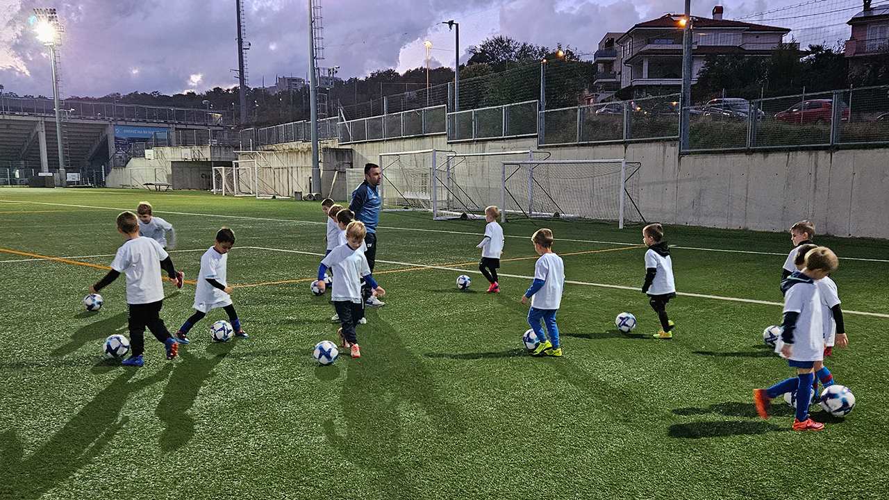 dani otvorenih vrata skola nogometa hnk rijeka (19) dani otvorenih vrata skola nogometa hnk rijeka (19)