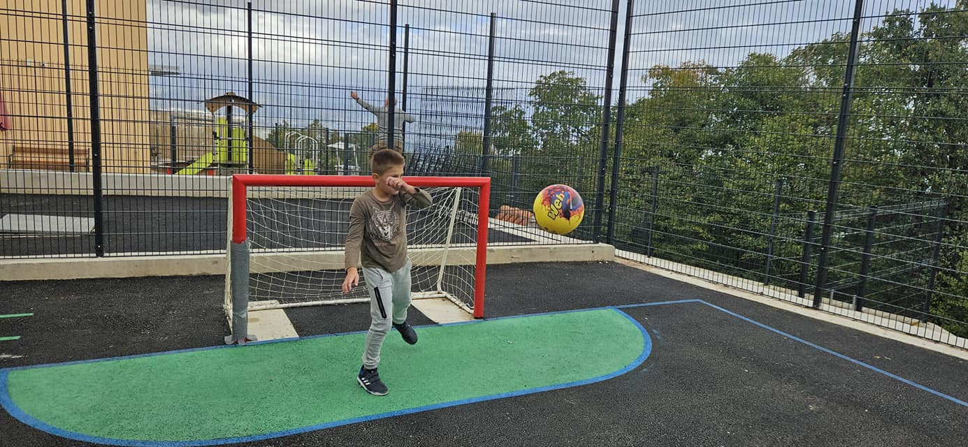 os veprinac skola djeca igraliste (10)