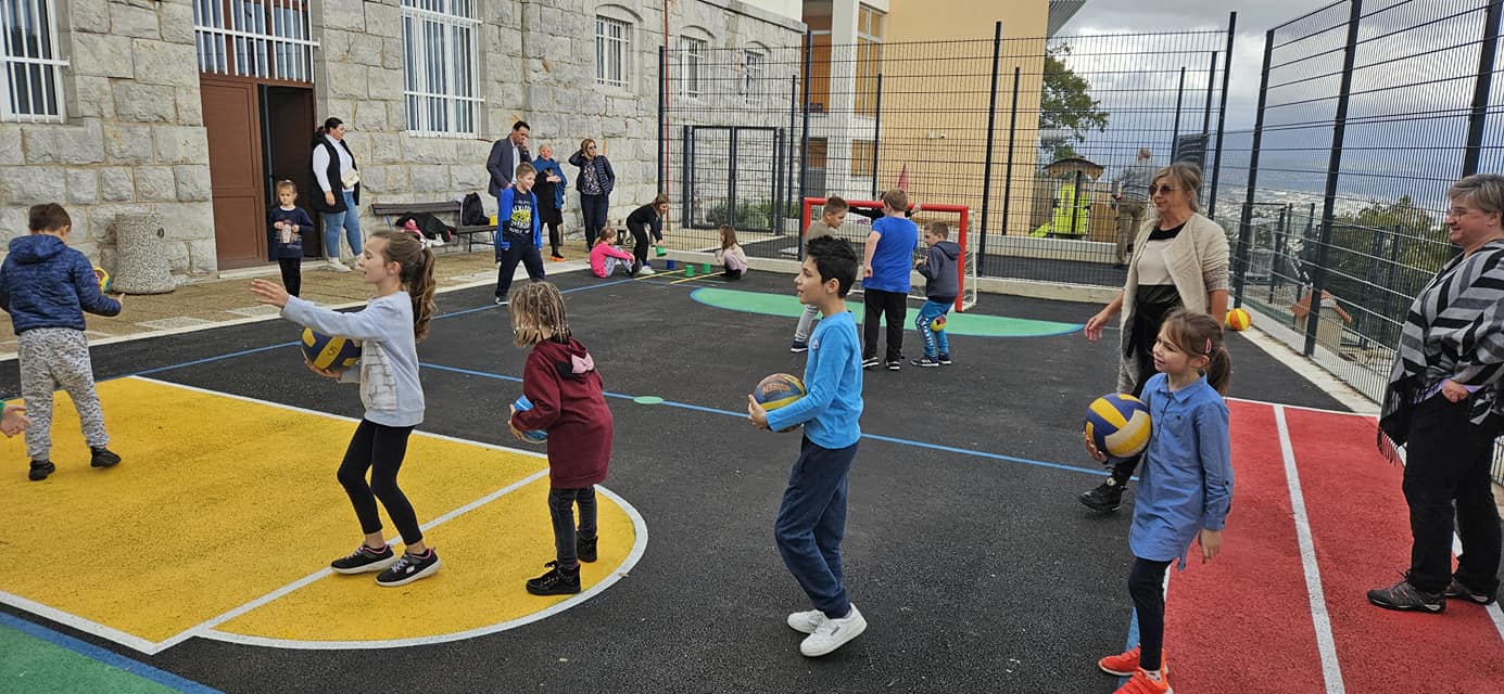 os veprinac skola djeca igraliste (7)