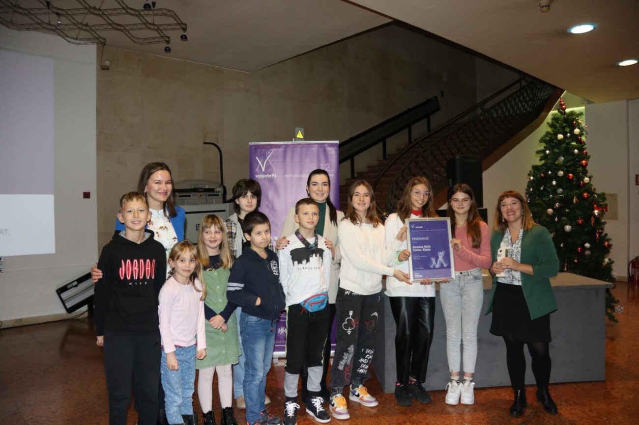 Dodijela-nagrada-Volonteri-godine-49-1800×1200 Dodijela-nagrada-Volonteri-godine-49-1800×1200