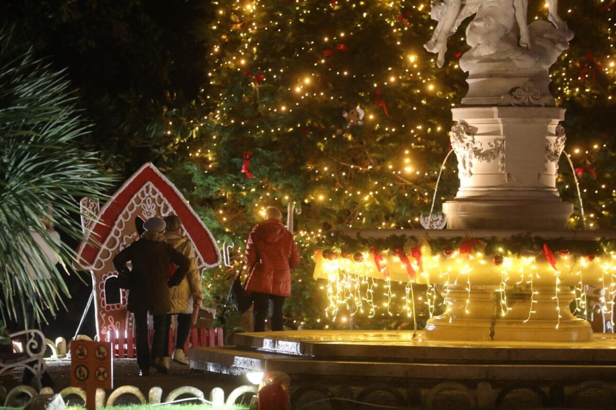 Opatija: Grad ukrašen za Advent