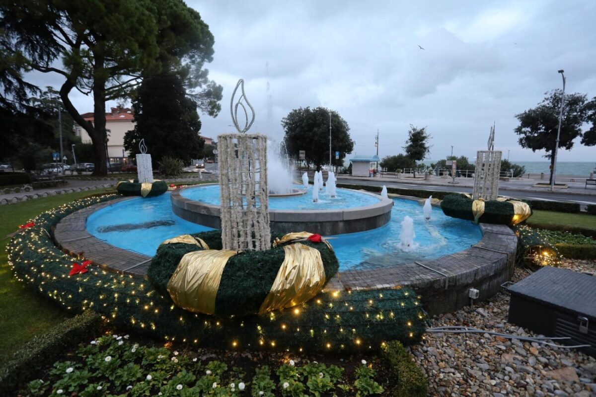 Opatija: Grad ukrašen za Advent