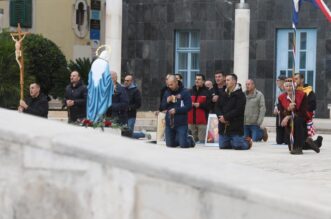 ibenik: Mukarci mole krunicu svake prve subote u mjesecu