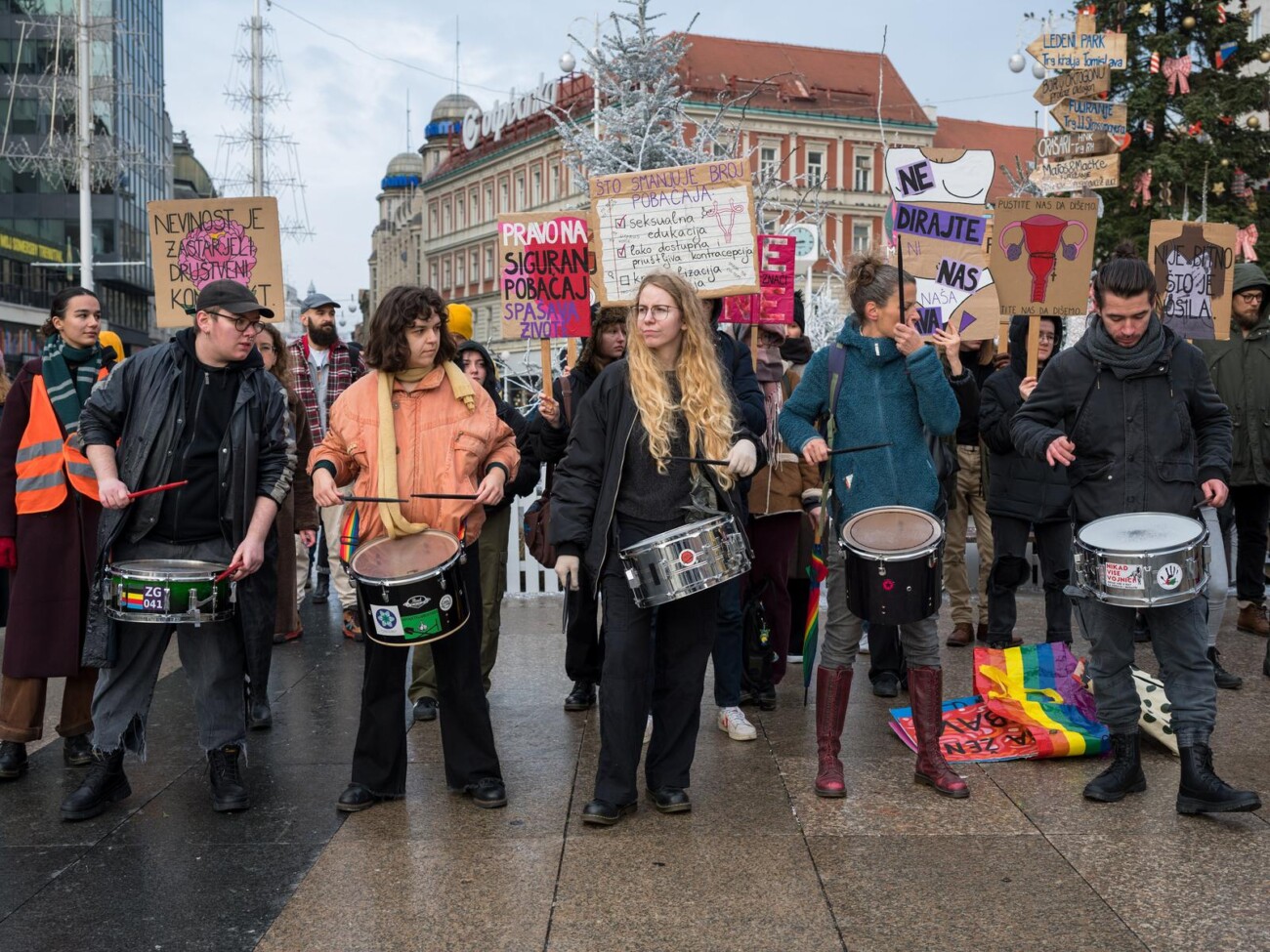 Zagreb: Održana “Tiha misa” Arijane Lekić Fridrih kao reakcija na molitelje na Trgu