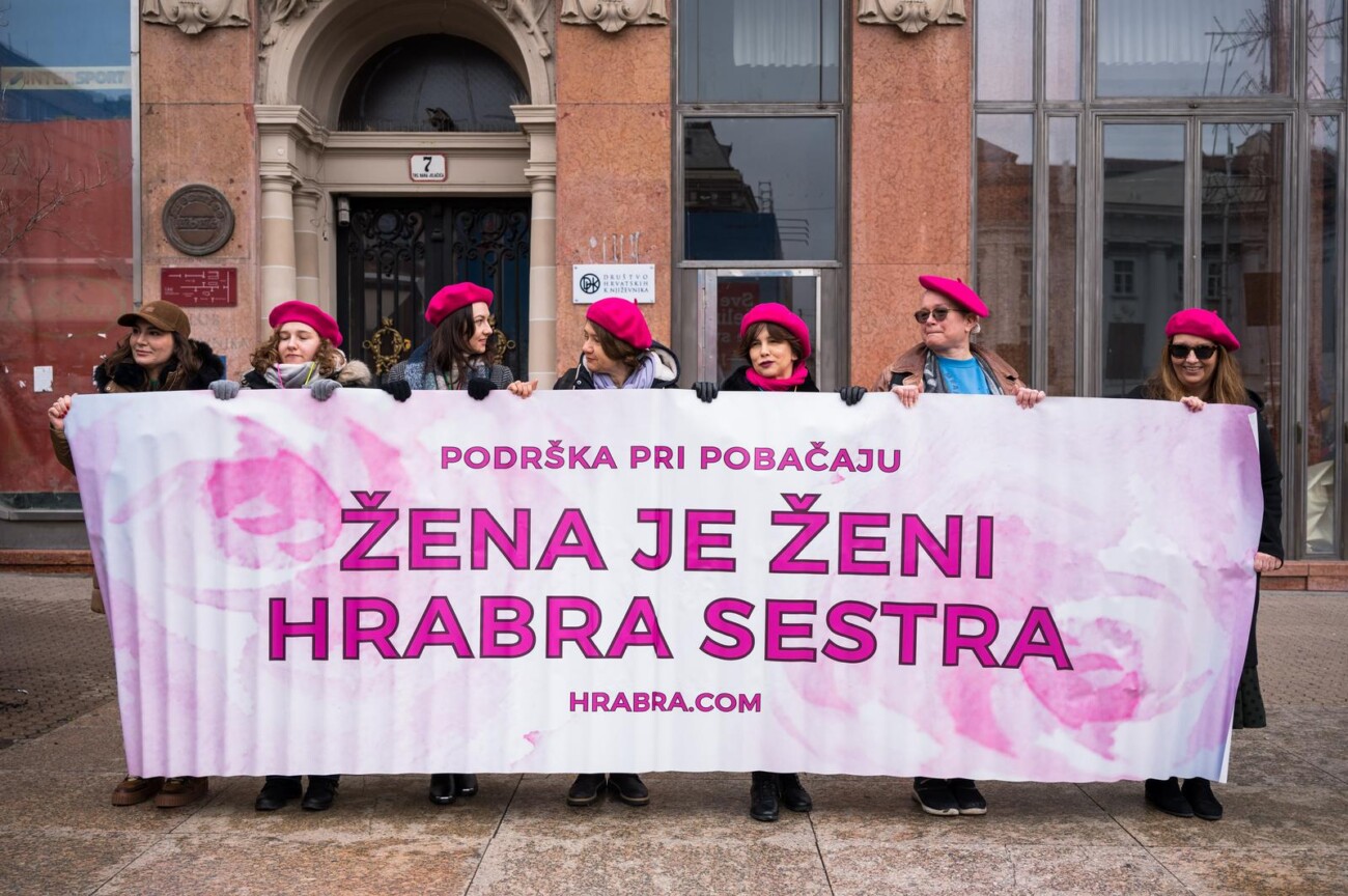 Zagreb: Održana “Tiha misa” Arijane Lekić Fridrih kao reakcija na molitelje na Trgu