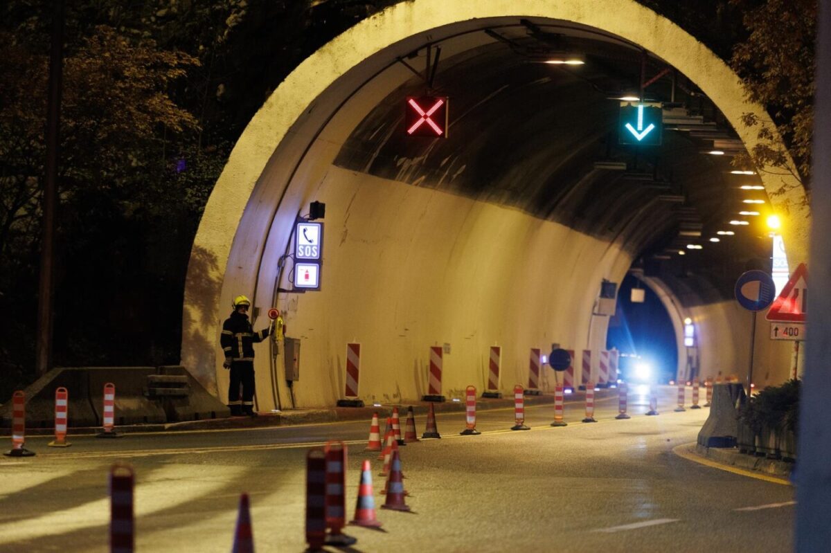Dvije osobe poginule u prometnoj nesreći u tunelu Učka