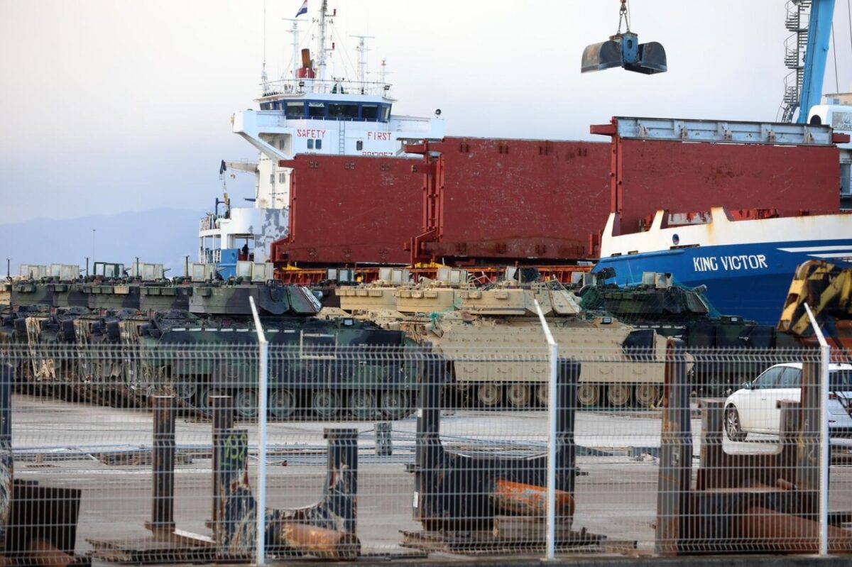 Rijeka: Otkrivena borbena vozila Bradley u riječkoj luci