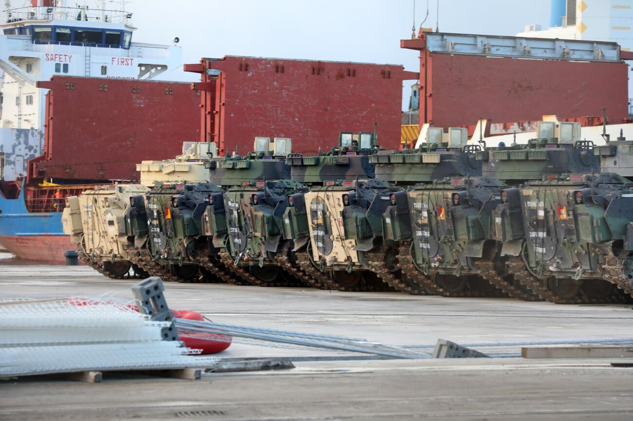 Rijeka: Otkrivena borbena vozila Bradley u riječkoj luci Rijeka: Otkrivena borbena vozila Bradley u riječkoj luci
