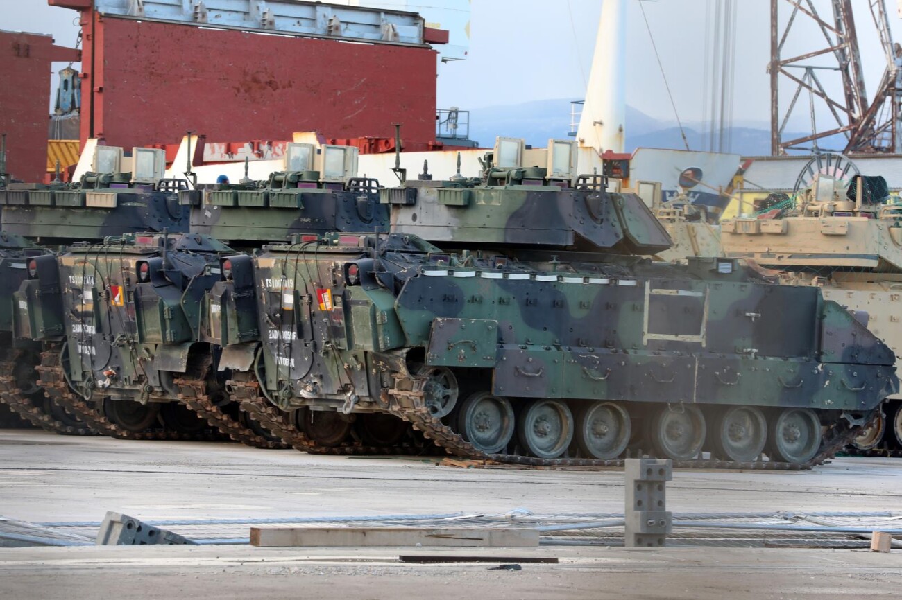 Rijeka: Otkrivena borbena vozila Bradley u riječkoj luci Rijeka: Otkrivena borbena vozila Bradley u riječkoj luci
