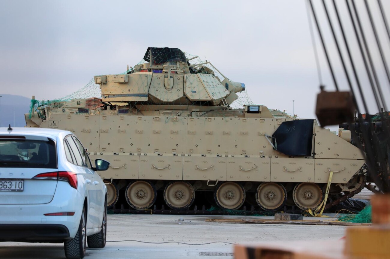 Rijeka: Otkrivena borbena vozila Bradley u rije?koj luci Rijeka: Otkrivena borbena vozila Bradley u rije?koj luci