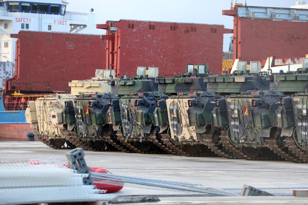 Rijeka: Otkrivena borbena vozila Bradley u riječkoj luci Rijeka: Otkrivena borbena vozila Bradley u riječkoj luci