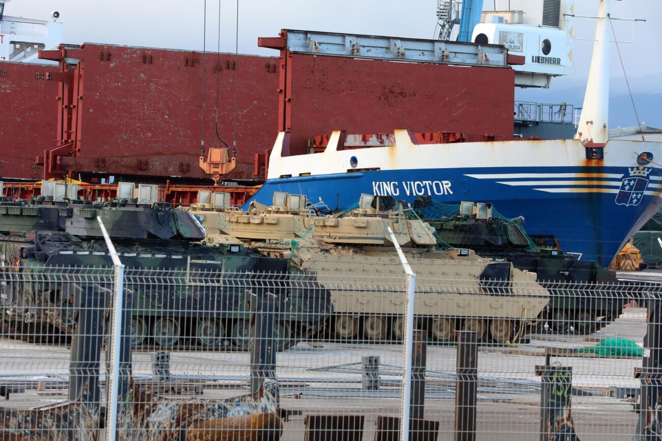 Rijeka: Otkrivena borbena vozila Bradley u riječkoj luci Rijeka: Otkrivena borbena vozila Bradley u riječkoj luci