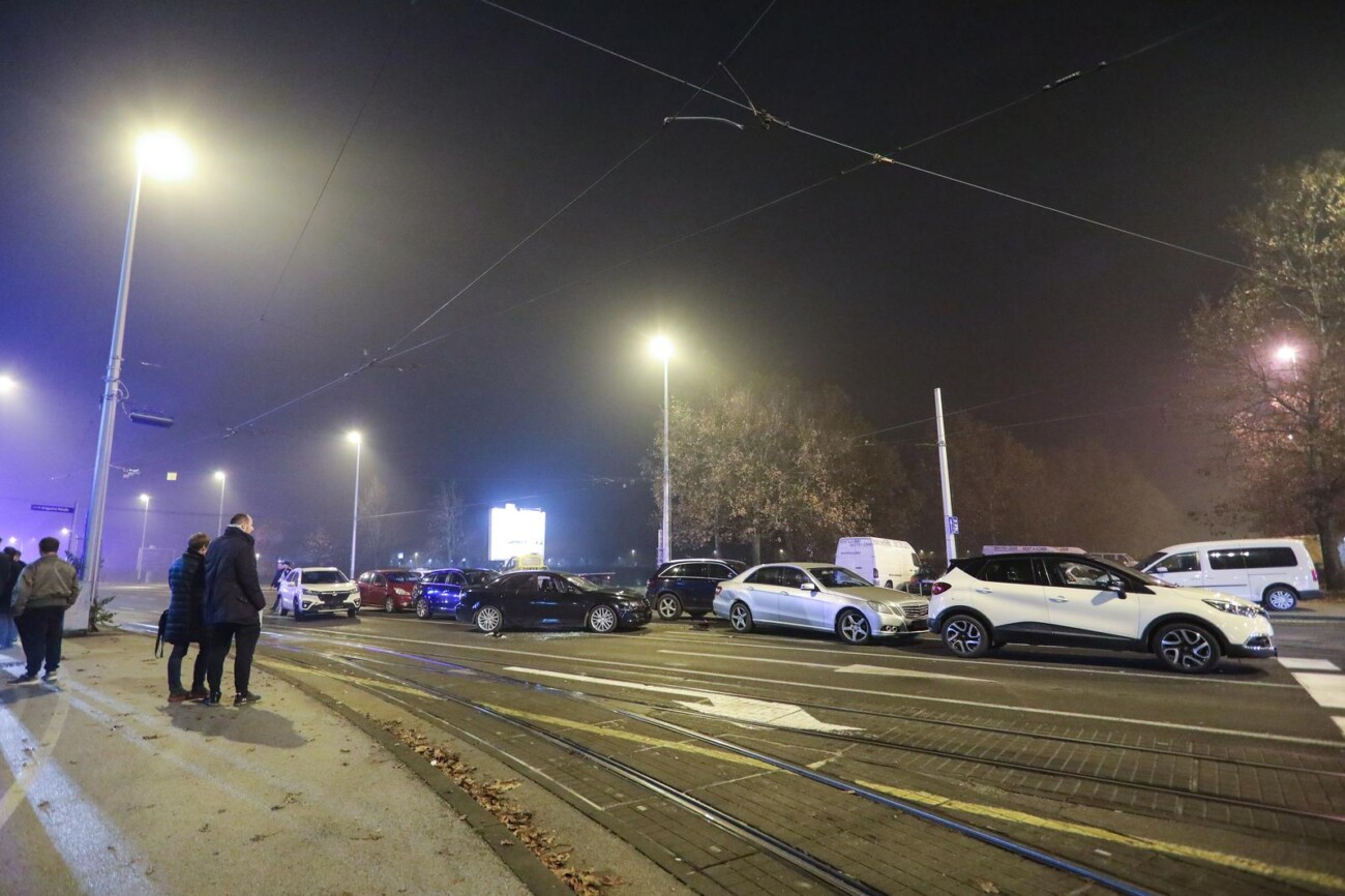 Zagreb: U policijskoj akciji u Maksimirskoj uhićeno četvero muškaraca Zagreb: U policijskoj akciji u Maksimirskoj uhićeno četvero muškaraca