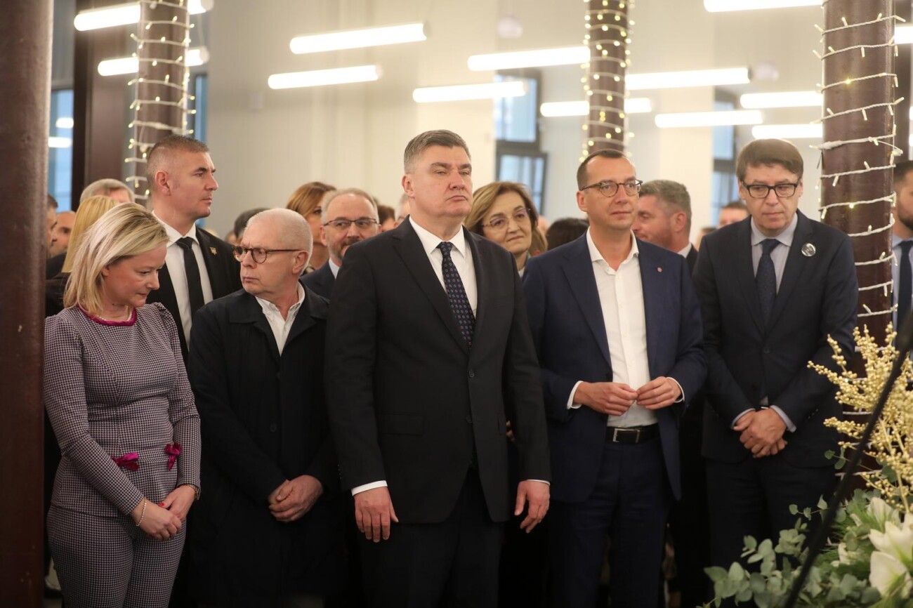 Rijeka: Zoran Milanovi? na otvorenju Gradske knjinice Rijeka Rijeka: Zoran Milanovi? na otvorenju Gradske knjinice Rijeka