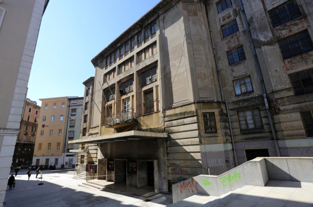 Rijeka: Zbog neodravanja propada zgrada Teatro Fenice, nekad najve?e gradsko kino