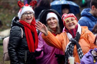 U Fužinama već tradicionalno organiziran najveći ispraćaj Stare i doček Nove godine u podne