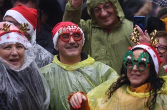 U Fužinama već tradicionalno organiziran najveći ispraćaj Stare i doček Nove godine u podne