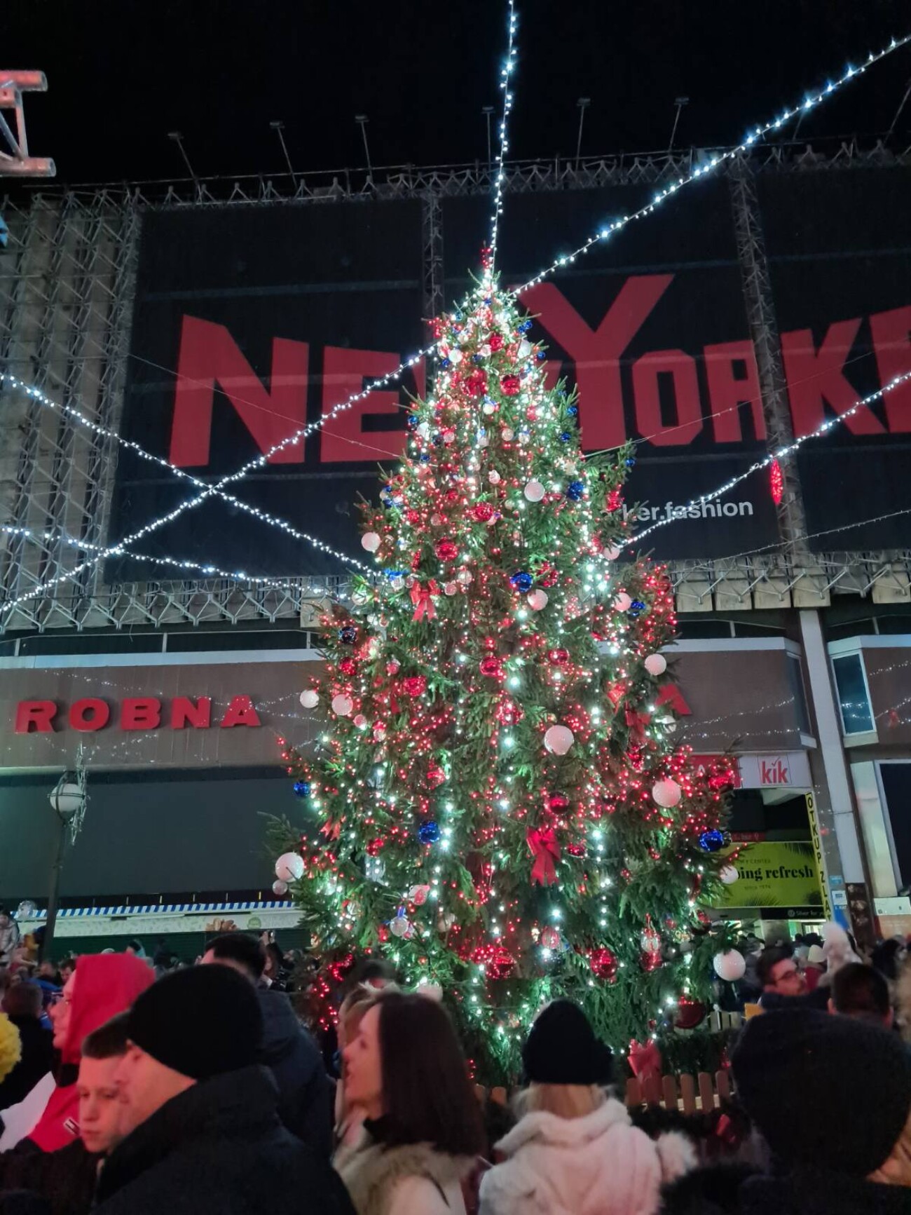 Paljenje-božićne-rasvjete-na-Korzu-3